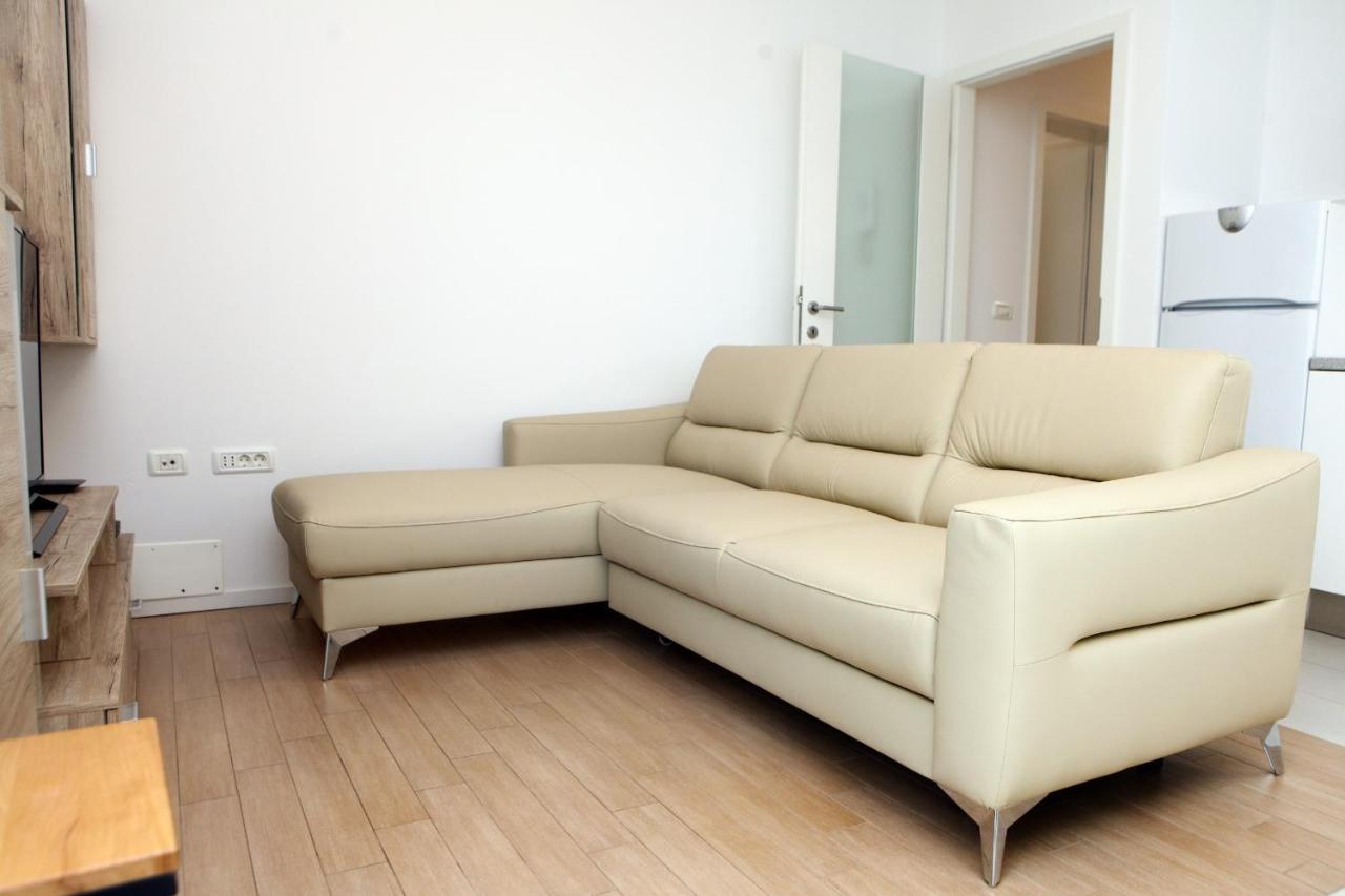 Homey Retreat Lure Koper
